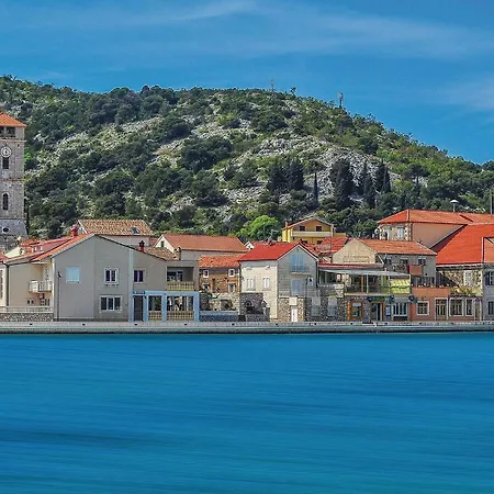 Beach Front Home In Tisno With Wifi *