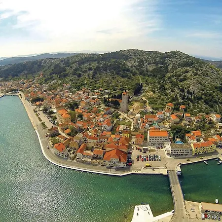 Prázdninový dům Beach Front Home In Tisno With Wifi *