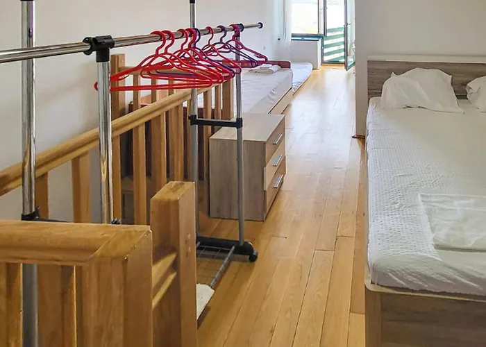 Сasa de vacaciones 1 Bedroom In Tisno